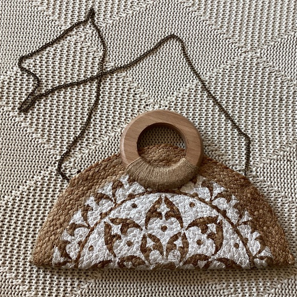 Antik Craft Straw Pia “Taco” Crescent Shape Crossbody Bag - Picture 4 of 7